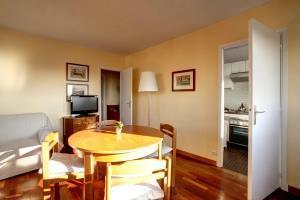 Hotel Vicq D'azir 2475 Hld 34384 3*